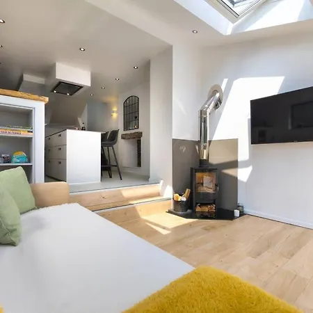 Luxury 18th Century Stone Built * Bentham