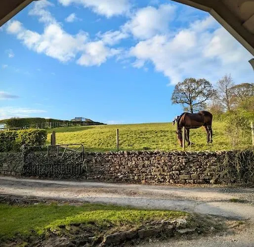 Luxury 18th Century Stone Built Semesterbostad Bentham