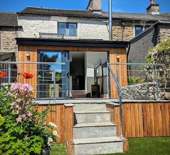 Luxury 18th Century Stone Built Bentham