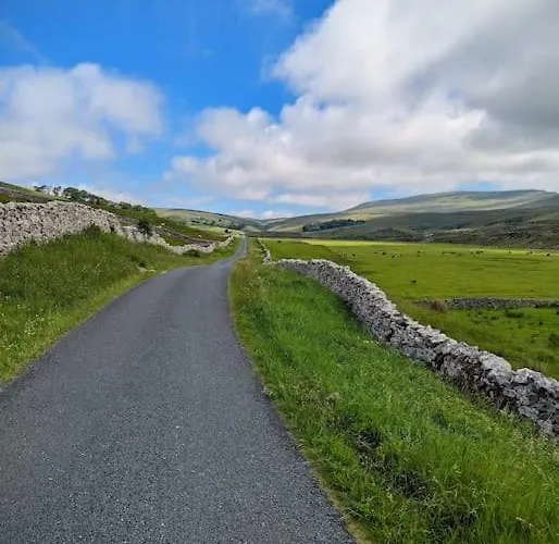 Luxury 18th Century Stone Built Semesterbostad Bentham