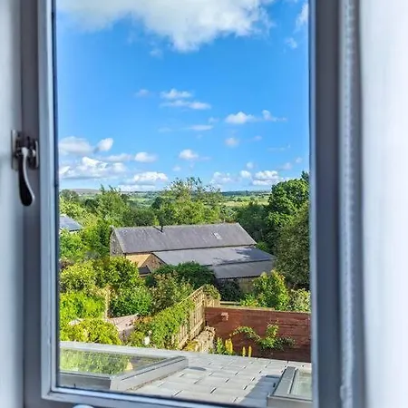 بيت للعطل Luxury 18th Century Stone Built