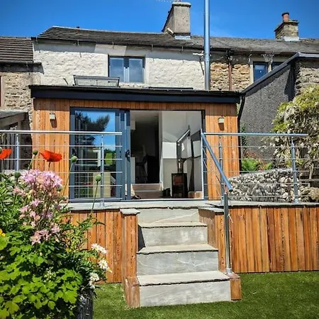 Luxury 18th Century Stone Built Bentham